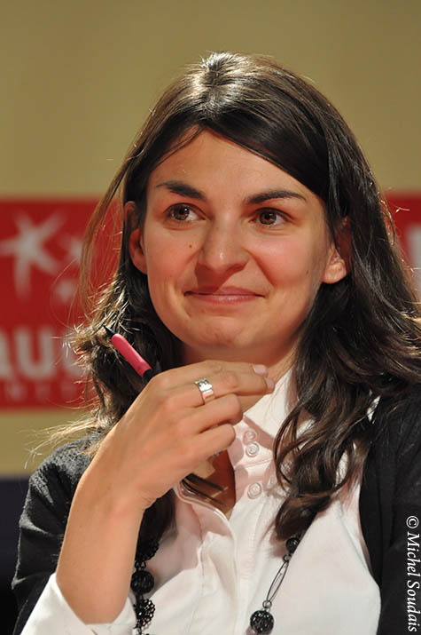 Aurélie Trouvé lors d'un meeting contre le Pacte euro plus, le 3 mai 2011. 