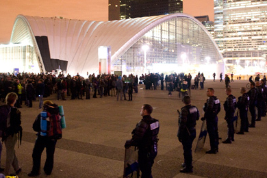 Les « Indignés » à la Défense