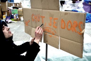 « Occupy la défense » expulsé, sale temps pour les « Indignés »