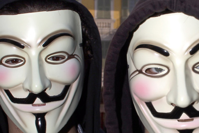 Une vingtaine d’Anonymous interpellés par Interpol