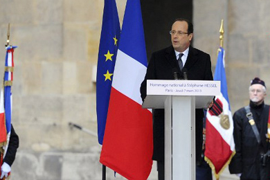 Le mot malheureux de François Hollande sur la «sincérité» de Stéphane Hessel