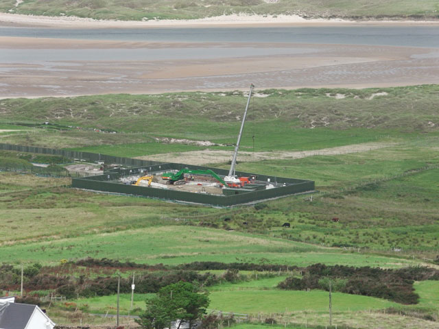 Illustration - En Irlande, Rossport veut renvoyer Shell en mer - Le chantier de Glengad prépare l'arrivée du gazoduc à proximité des habitations.