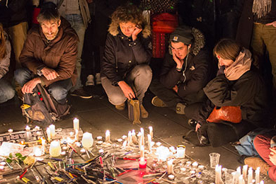 L’hommage des citoyens à Charlie Hebdo