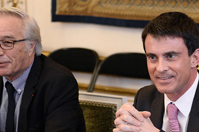 Dialogue social : Valls dans les pas du Medef