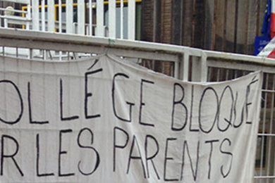Un collège de Bobigny bloqué par les parents depuis une semaine