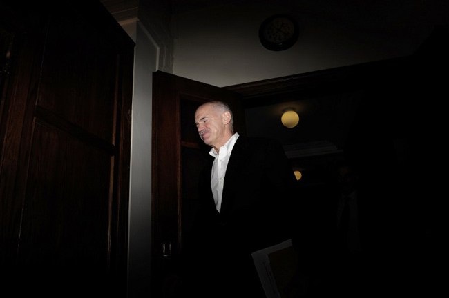 George Papandréou le 8 novembre 2011. - ARIS MESSINIS / AFP