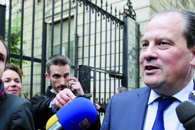 Cambadélis  voit la vie en rose