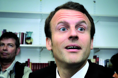 Macron fait une mise au point, et s’enfonce