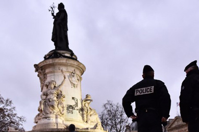COP 21 : une chaîne humaine pour braver l’interdiction de manifester