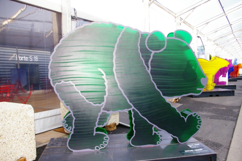 Illustration - Climat: coulisses de la conférence COP 21(4) Ségolène Royal invite un ours brun mais il est vert de rage