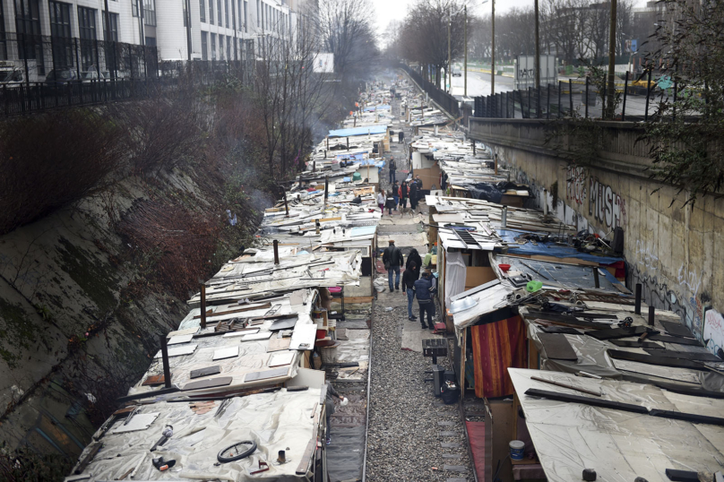 « Suspendre l’expulsion du bidonville Porte de Clignancourt ! »