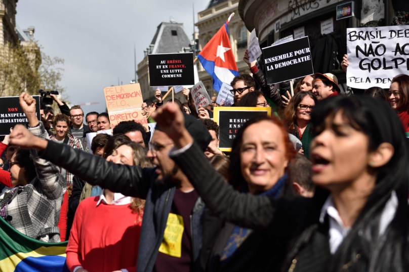 Première pétition française contre le coup d’État au Brésil