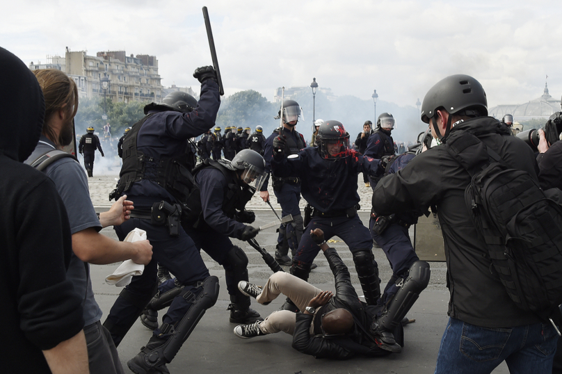 Casseurs, violences policières… Le soupçon