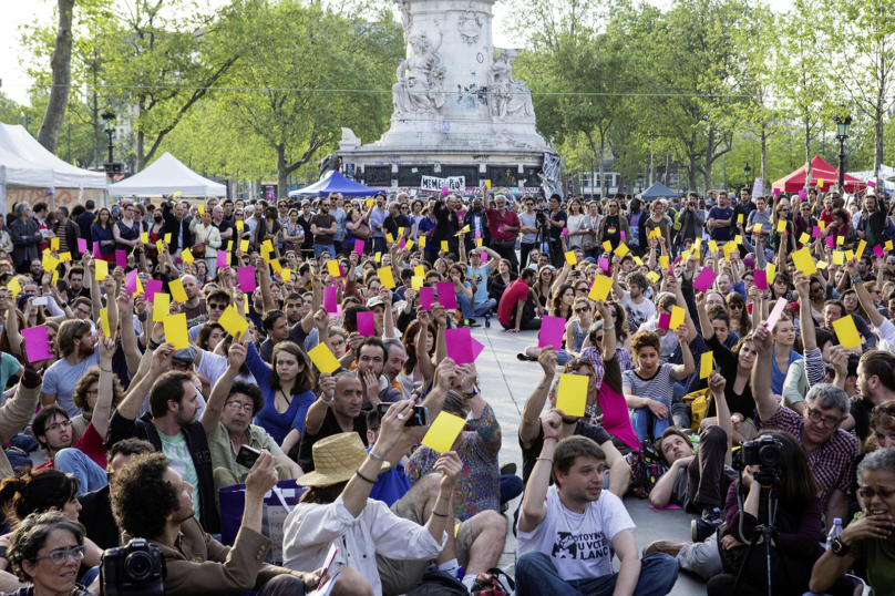 La rue est à nous : Débattre