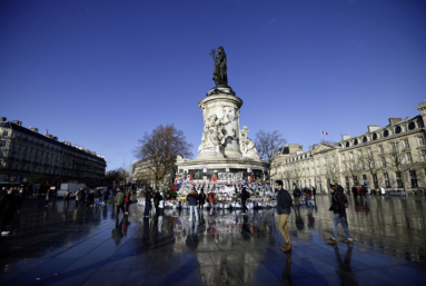 « Répu », toujours debout