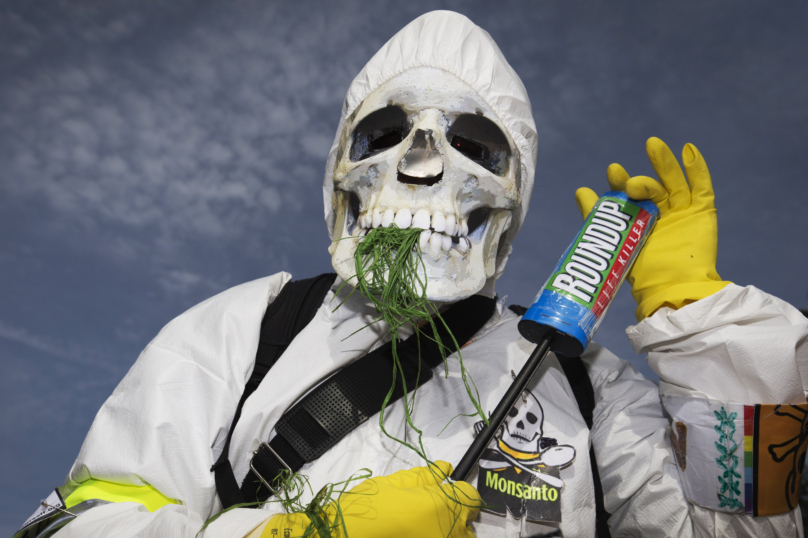 Monsanto-Bayer : « C’est un empoisonneur qui achète un autre empoisonneur »