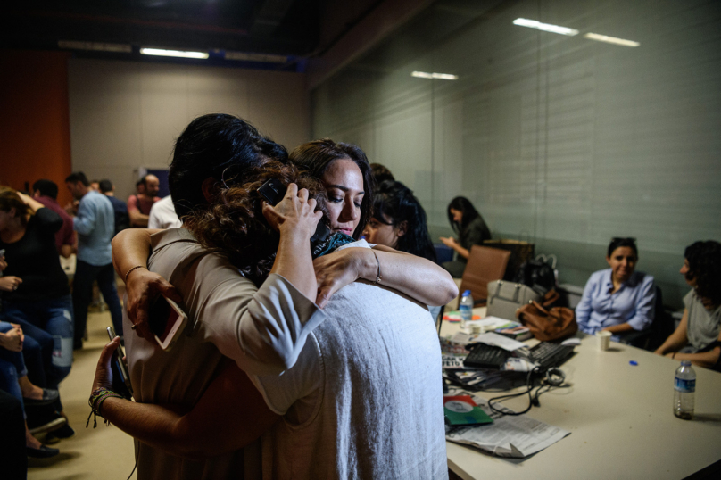 La présentatrice turque Banu Güven témoigne de l’anéantissement du journalisme d’opposition