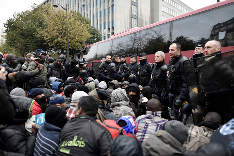 Plus de 3 800 migrants évacués du camp de Stalingrad, à Paris