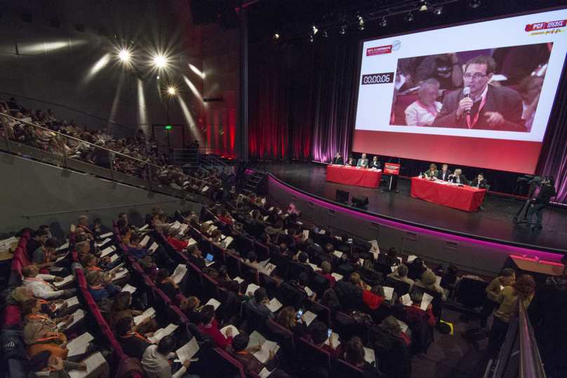 Les cadres du PCF refusent de soutenir la candidature de Mélenchon