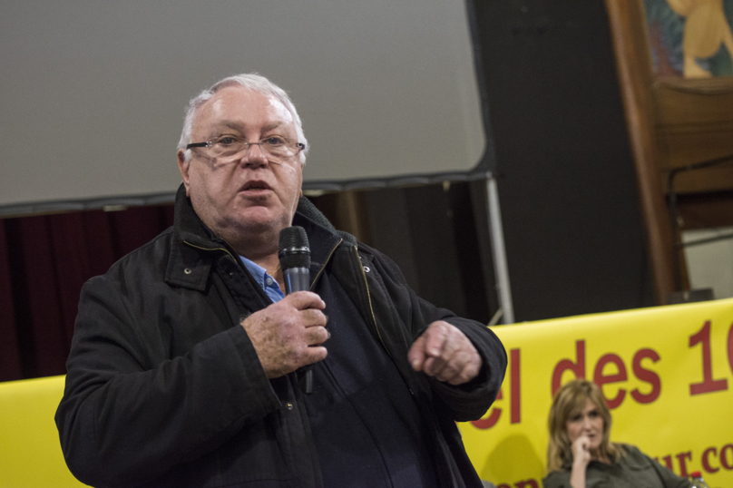 Gérard Filoche demande ses papiers à la BAP