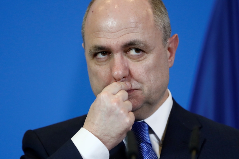 Emplois parlementaires : Bruno Le Roux démissionne