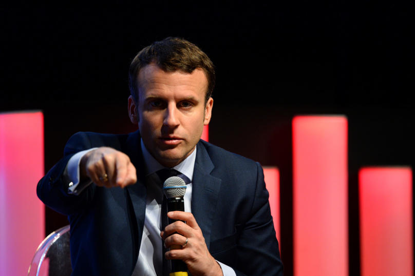 Devant le Medef, Macron veut « stabiliser le pouvoir législatif »