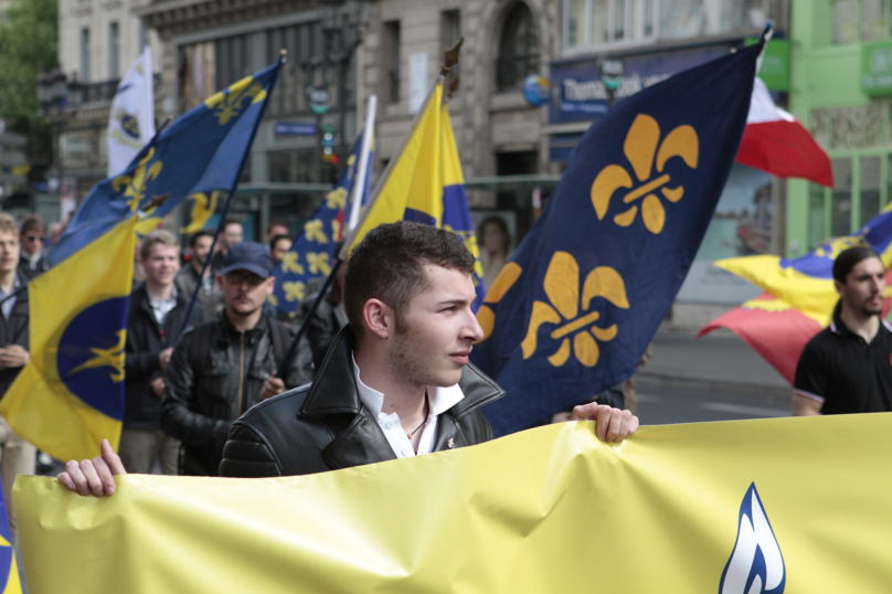 Des groupuscules d’extrême droite tentent de reprendre la rue