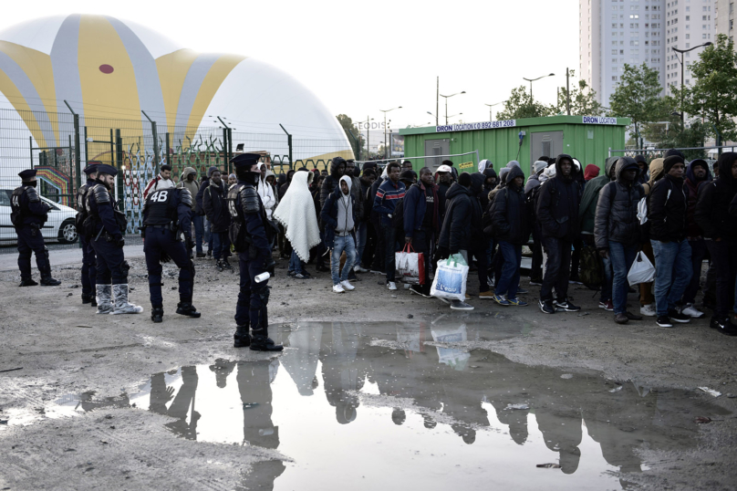 Réfugiés à Paris : une ultime évacuation pour finir le quinquennat