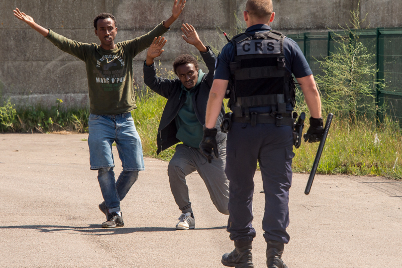 Calais : les associations s’indignent des violences policières quotidiennes