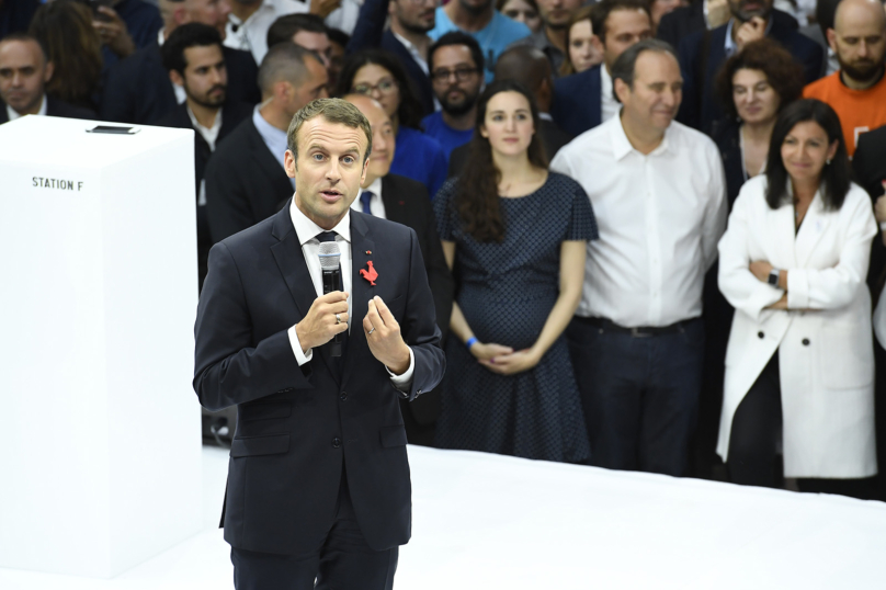 Macron dans la salle des pas perdus