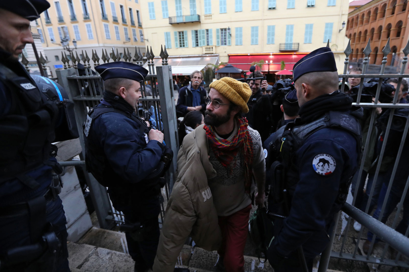 Alpes-Maritimes : Cédric Herrou et 156 demandeurs d’asile interpellés