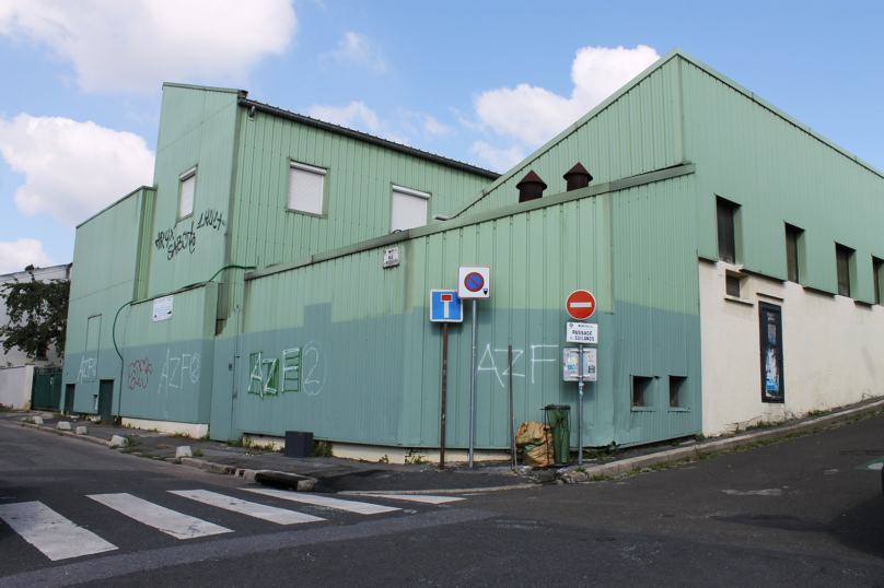 Une usine toxique au pied des écoles