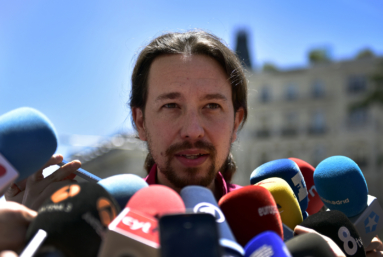 Pablo Iglesias : la caresse et la claque