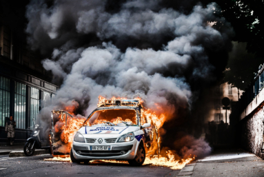 Affaire de la voiture de police brûlée à Paris : un procès politique
