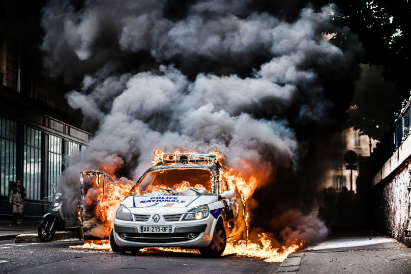 Affaire de la voiture de police brûlée à Paris : un procès politique