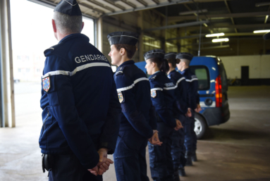 Briançon : deux journalistes arrêtés par la gendarmerie lors d’un reportage sur des réfugiés