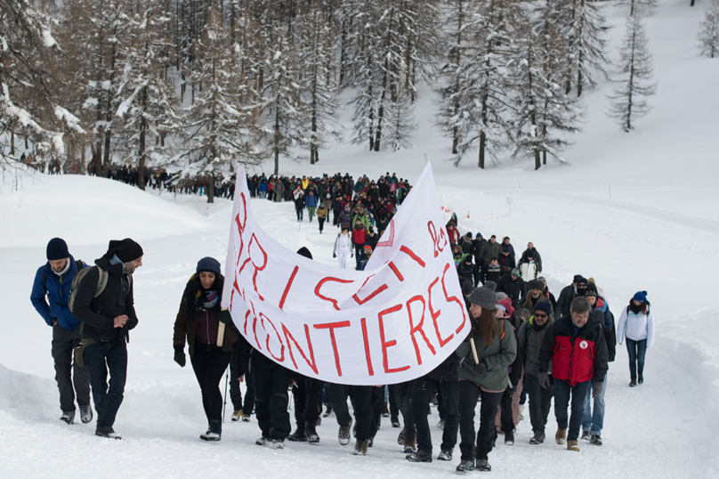 Nous soutenons les 3 de Briançon : oui à l’asile, non à la loi Collomb