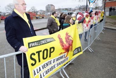 Ventes d’armes : « La France contrevient à ses obligations internationales »