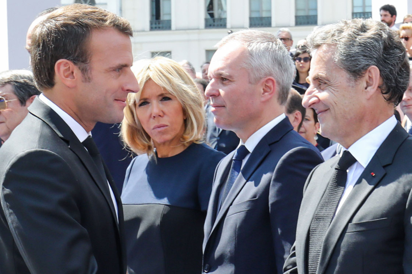 Emmanuel Macron réhabilite la politique de Nicolas Sarkozy