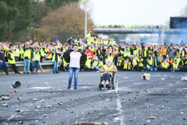 Gilets jaunes : Une fronde populaire, un fond politique