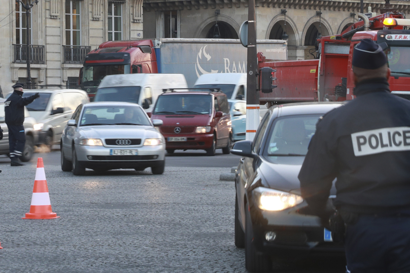 Les voitures des pauvres chassées du Grand Paris