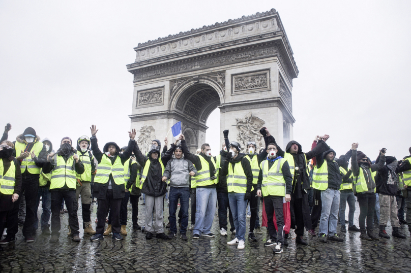 Six mois de Macron avec sursis