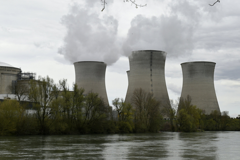 Une pétition pour fermer la centrale nucléaire du Bugey