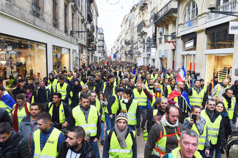 LFI et les gilets jaunes : bienveillance et distance