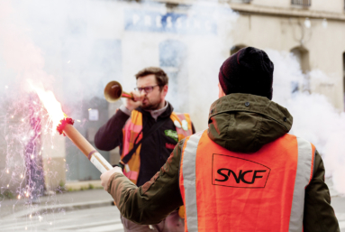 SNCF : réforme adoptée, syndicalistes malmenés