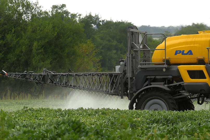 Macron renonce à sa promesse sur la sortie du glyphosate