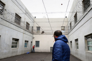 Un rapport révèle une situation « explosive » dans les centres de rétention