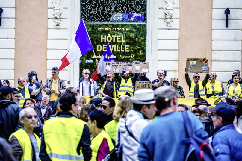 Écharpes bleu-blanc-jaune