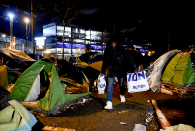 « Hormis envoyer sa police, l’État ne fait rien pour aider les migrants »