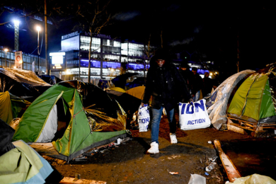 « Hormis envoyer sa police, l’État ne fait rien pour aider les migrants »